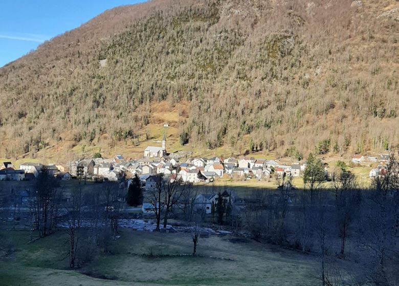 Vue sur le village de Aulus .jpg